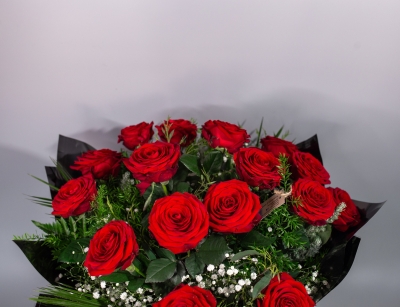 18 Luxury Roses